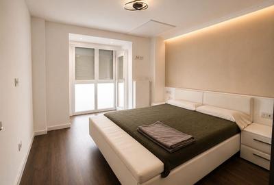 Apartament cu 4 camere semidecomandat în Aradului