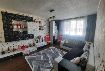 Apartament cu 3 camere decomandat în Mărăței