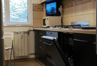 Apartament cu 4 camere decomandat în Apusului - 8