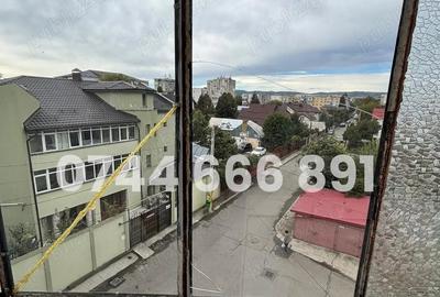 Apartament cu 3 camere decomandat în Energiei - 7