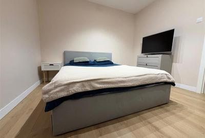 Apartament cu 3 camere decomandat, mobilat în Podu Roș