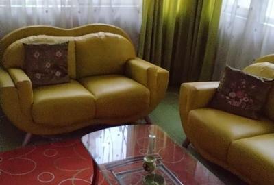 Apartament cu 3 camere decomandat în Calea București
