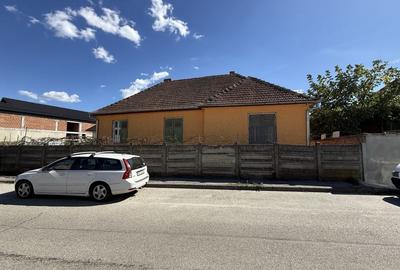 Casă cu 4 camere în Reșița