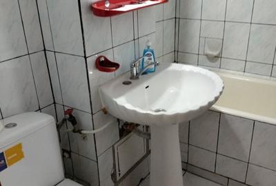 Apartament cu 2 camere decomandat în Sârbi