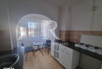Garsonieră decomandată în Piața Centrală