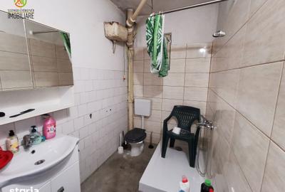Casă cu 4 camere cu Teren 1978 Mp în Acățari - 2