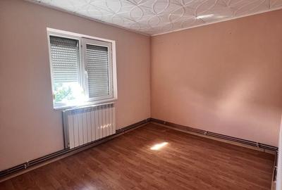 Apartament cu 2 camere decomandat în Micro 6 - 4