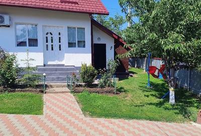 Casă cu 8 camere cu Teren 3500 Mp în Adâncata - 1