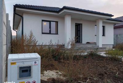 Casă cu 4 camere cu Teren 500 Mp în Central