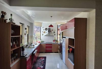 Casă cu 5 camere cu Teren 247 Mp în Central - 11