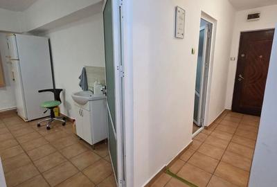Apartament cu 4 camere decomandat în E3 - 4
