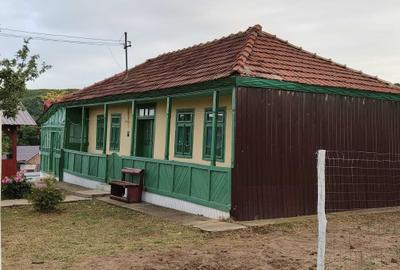 Casă cu 4 camere decomandat în Mogoșești - 2