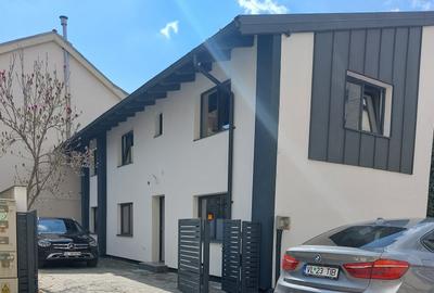 Casă cu 4 camere în Central