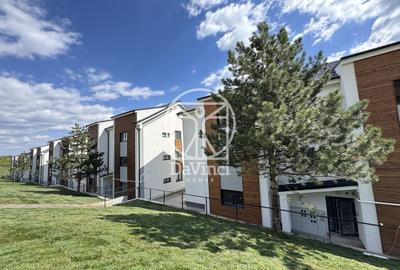 Apartament cu 3 camere semidecomandat în Exterior Vest