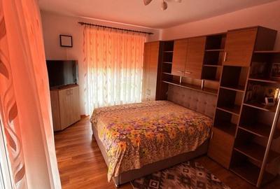 Apartament cu 2 camere decomandat în Tractorul