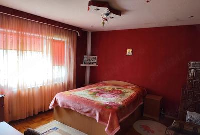 Casă cu 4 camere cu Teren 361 Mp în Central