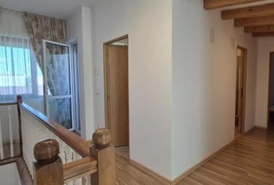 Casă individuală cu 3 camere cu Canalizare în Ferentari - 11