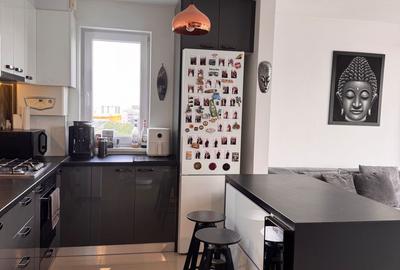 Apartament cu 2 camere, mobilat în Est