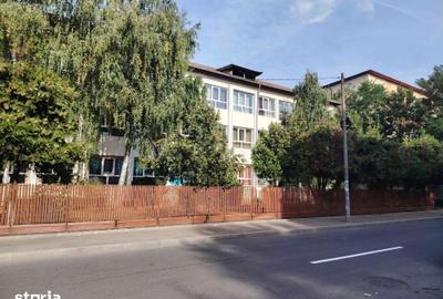 Apartament cu 2 camere semidecomandat în Micro 6