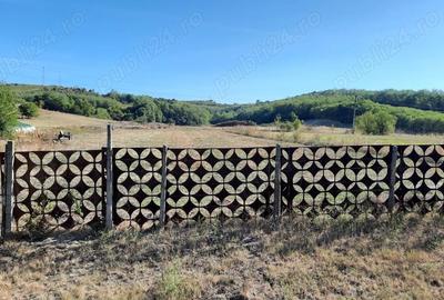 Teren de 800 mp, în Măzili
