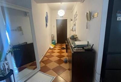 Apartament cu 3 camere în Brazda lui Novac