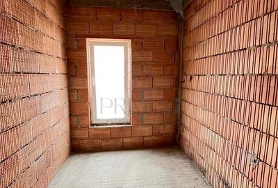 Casă cu 4 camere cu Teren 375 Mp în Dumbrăvița