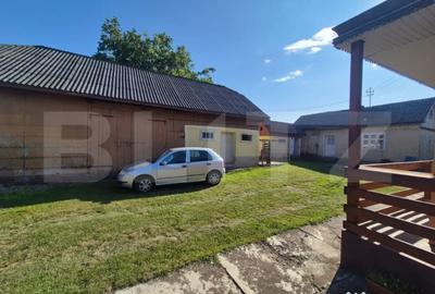 Casă cu 2 camere cu Teren 5600 Mp în Central