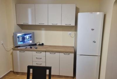 Apartament cu 3 camere, mobilat în Faleza Nord