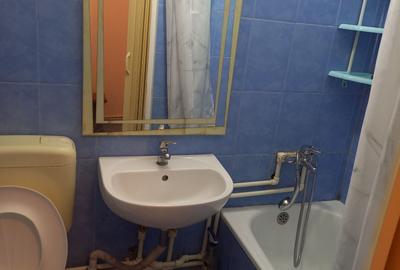 Garsonieră decomandată în CET - 4