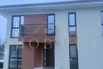 Casă cu 4 camere în Chinteni