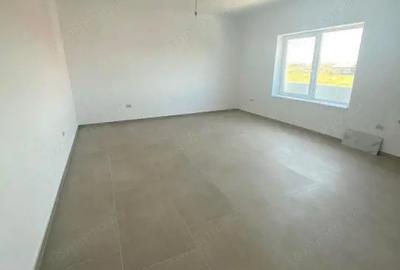 Apartament cu 2 camere decomandat în Moșnița Nouă - 1