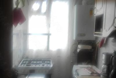 Apartament cu 3 camere semidecomandat în Central - 2