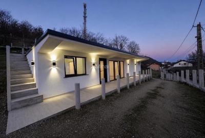 Casă cu 3 camere cu Teren 1100 Mp în Central
