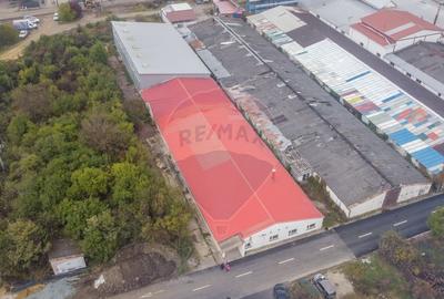 Spațiu comercial, de 1,729 mp, în Luna - 18