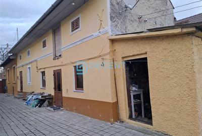 Casă individuală cu 4 camere cu Canalizare în Central - 1