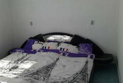 Garsonieră în Plopi