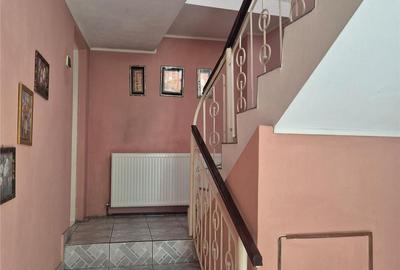 Casă cu 5 camere cu Teren 490 Mp în Central - 11