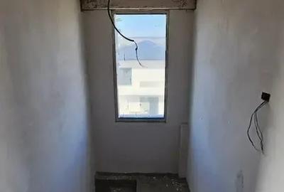 Casă cu 5 camere cu Teren 300 Mp în Odăile - 9