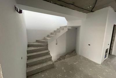 Duplex cu 4 camere cu Canalizare în Palazu Mare - 15