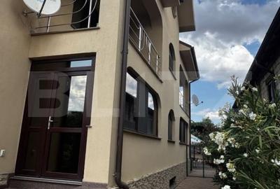 Casă individuală cu 6 camere cu Canalizare în Lăpuș
