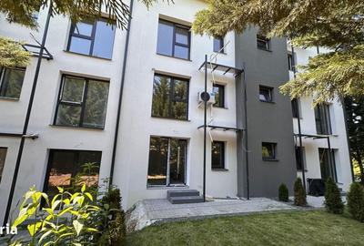 Apartament cu 7 camere în Central