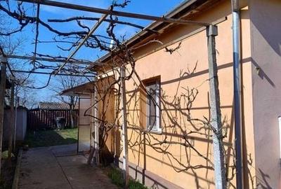 Casă cu 2 camere cu Teren 104 Mp în Zădăreni