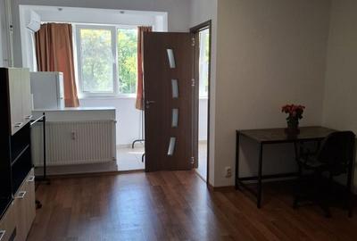 Garsonieră decomandată în Drumul Taberei