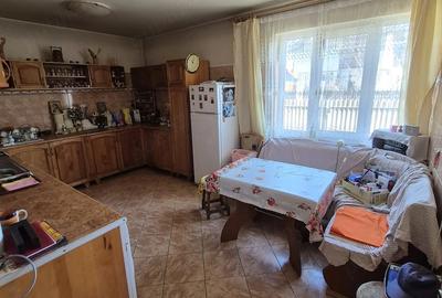 Casă cu 5 camere cu Teren 195 Mp în Blejoi - 6