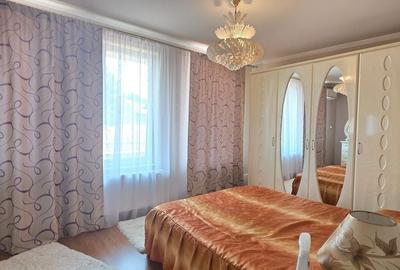 Casă cu 4 camere în Delfinariu
