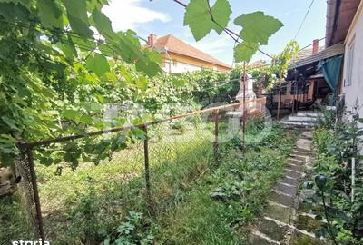 Casă cu 4 camere cu Teren 394 Mp în Trei Stejari