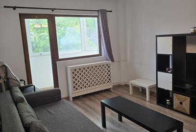 Apartament cu 2 camere decomandat în Romană