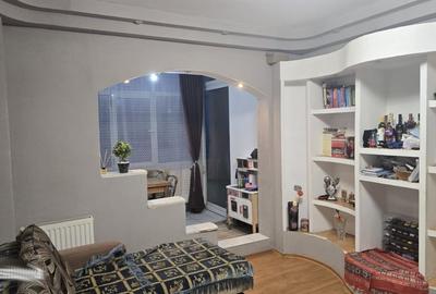 Apartament cu 2 camere decomandat în Micro 14