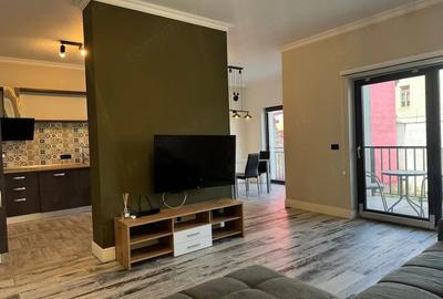 Casă cu 6 camere cu Teren 324 Mp în Central