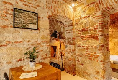 Apartament cu 2 camere nedecomandat, mobilat în Central - 1